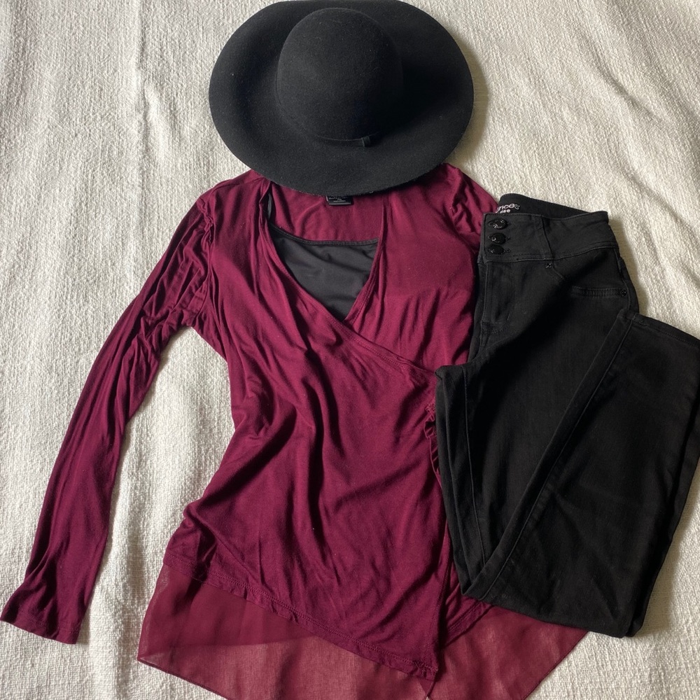 Like New, Burgundy over piece.